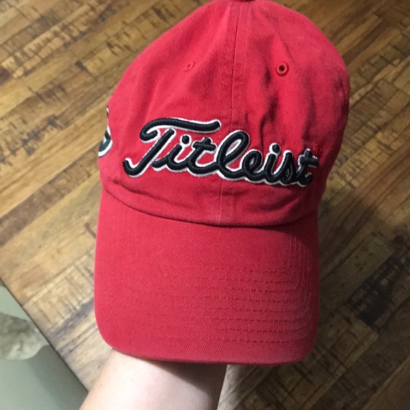 Georgia red and black Titleist golf hat one size